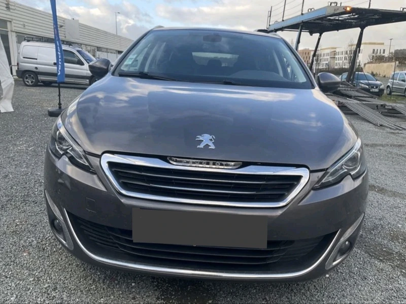 Peugeot 308 2.0 BlueHDI 150k.c. МНОГО ЗАПАЗЕНА , снимка 3 - Автомобили и джипове - 48463544