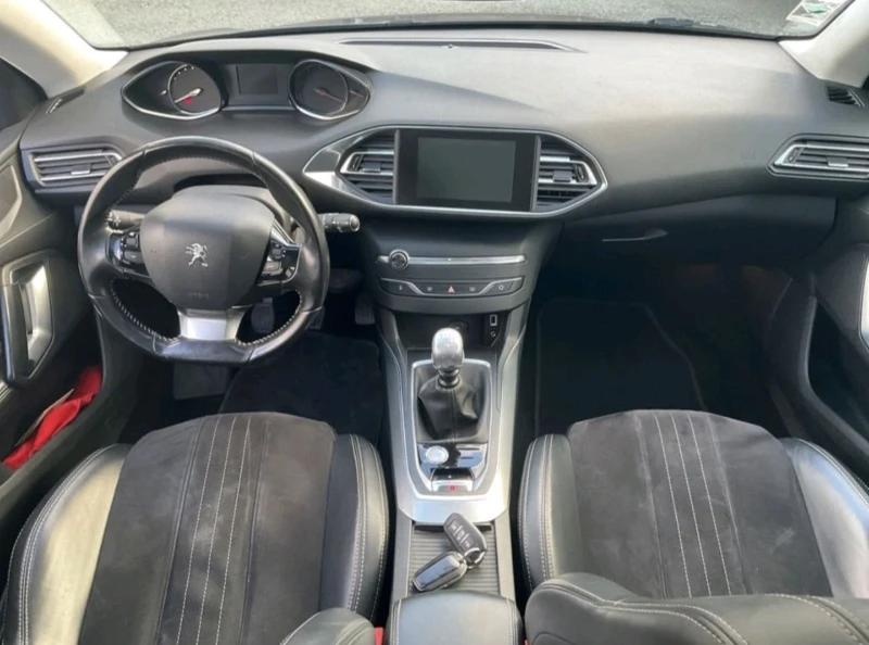 Peugeot 308 2.0 BlueHDI 150k.c. МНОГО ЗАПАЗЕНА , снимка 7 - Автомобили и джипове - 48463544