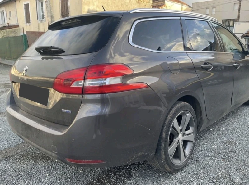 Peugeot 308 2.0 BlueHDI 150k.c. МНОГО ЗАПАЗЕНА , снимка 4 - Автомобили и джипове - 48463544