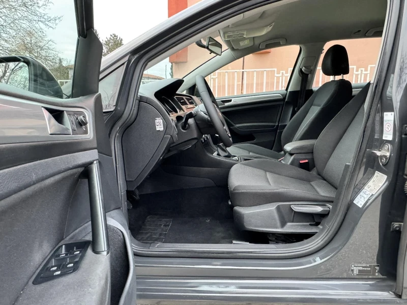 VW Golf 1.6TDI, снимка 8 - Автомобили и джипове - 48786467