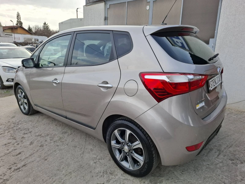 Hyundai Ix20 1.6 CRDi Vertex EDITION, снимка 8 - Автомобили и джипове - 49487222