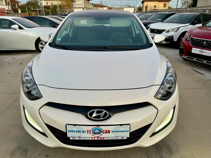 Hyundai I30 Keyless go! Камера! Панорама! Нави! Кожа! , снимка 2 - Автомобили и джипове - 52406886