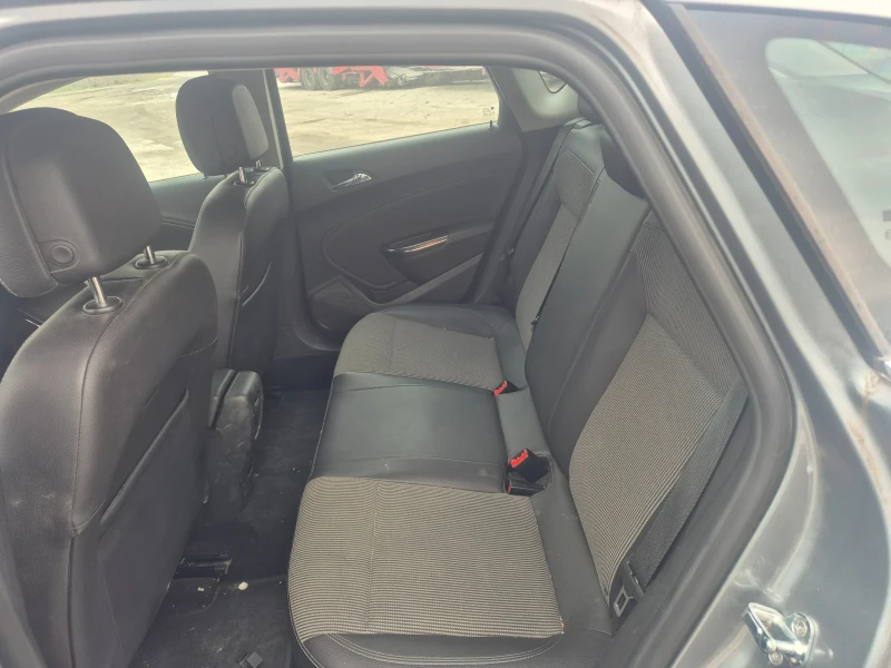 Opel Astra 1.7CDTI, 125k.c., снимка 4 - Автомобили и джипове - 52650044