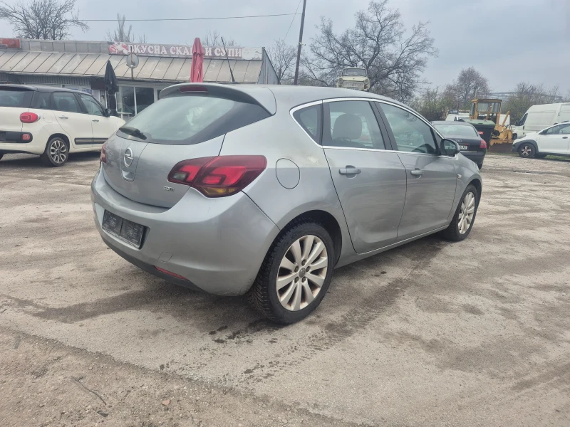 Opel Astra 1.7CDTI, 125k.c., снимка 11 - Автомобили и джипове - 52650044
