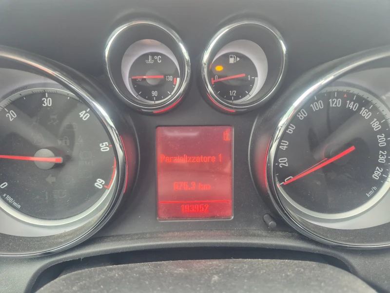 Opel Astra 1.7CDTI, 125k.c., снимка 8 - Автомобили и джипове - 52650044