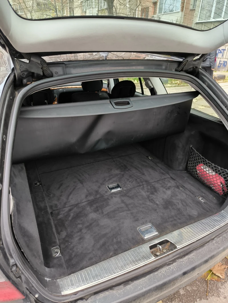 Mercedes-Benz E 220, снимка 6 - Автомобили и джипове - 52671908