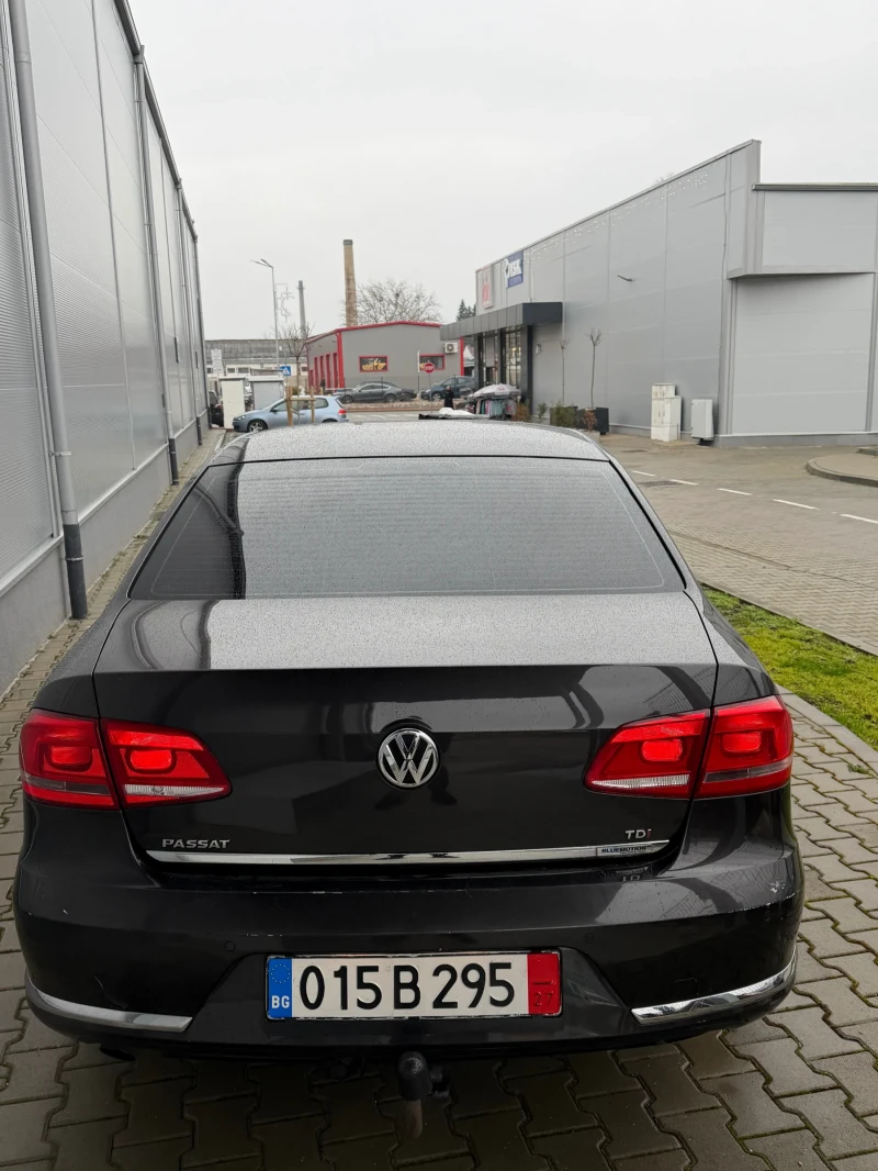 VW Passat 1.6 TDI , снимка 5 - Автомобили и джипове - 53136111