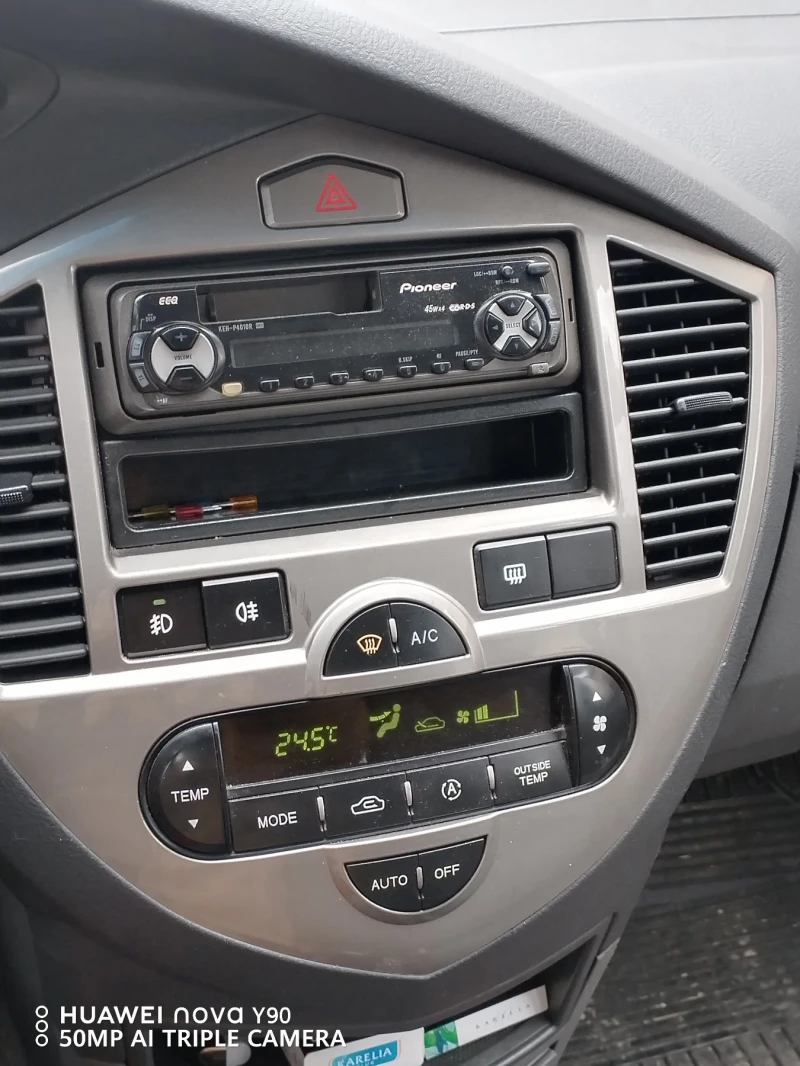 Kia Carens, снимка 6 - Автомобили и джипове - 53295622