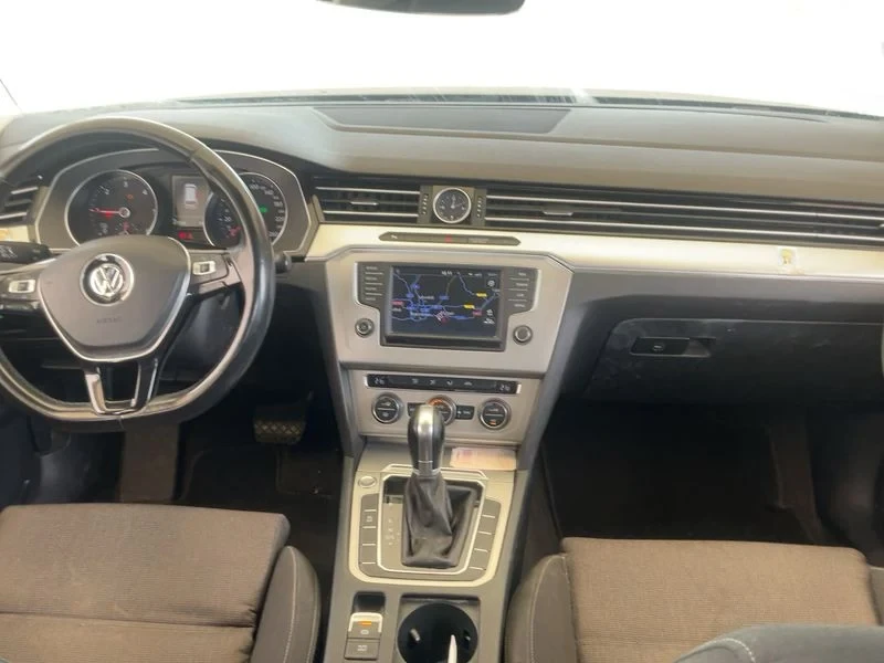 VW Passat 1.6 TDI Comfortline BlueMotion Tech, снимка 12 - Автомобили и джипове - 55467723