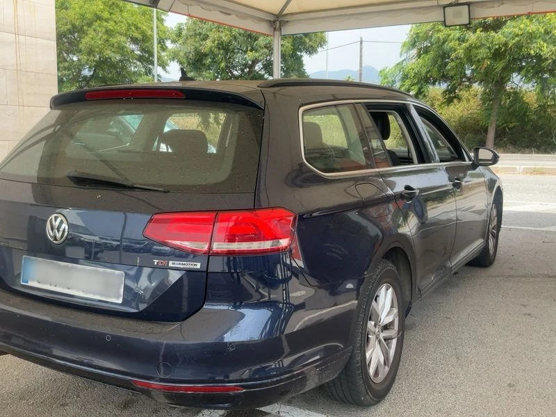VW Passat 1.6 TDI Comfortline BlueMotion Tech, снимка 6 - Автомобили и джипове - 55467723
