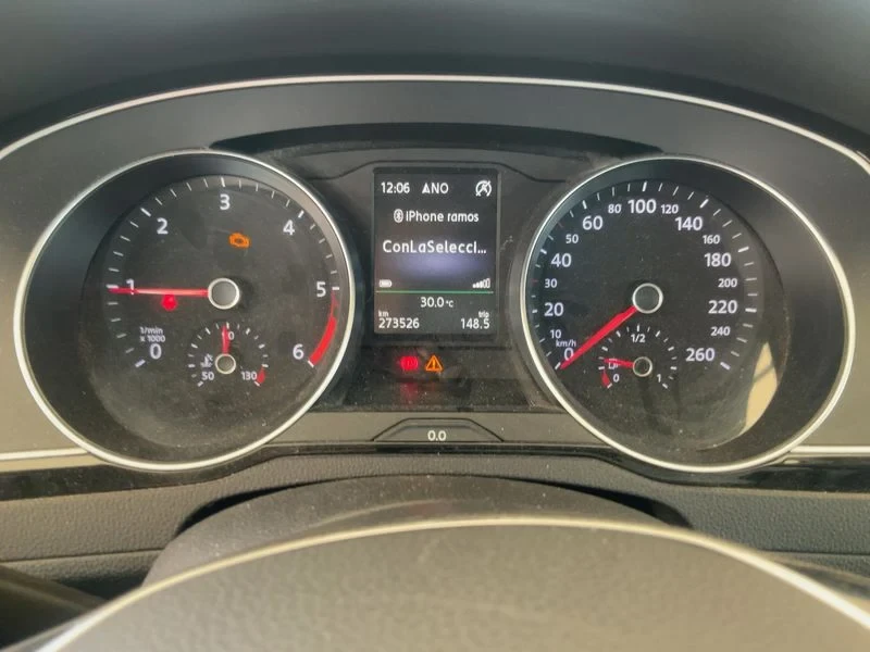 VW Passat 1.6 TDI Comfortline BlueMotion Tech, снимка 13 - Автомобили и джипове - 55467723
