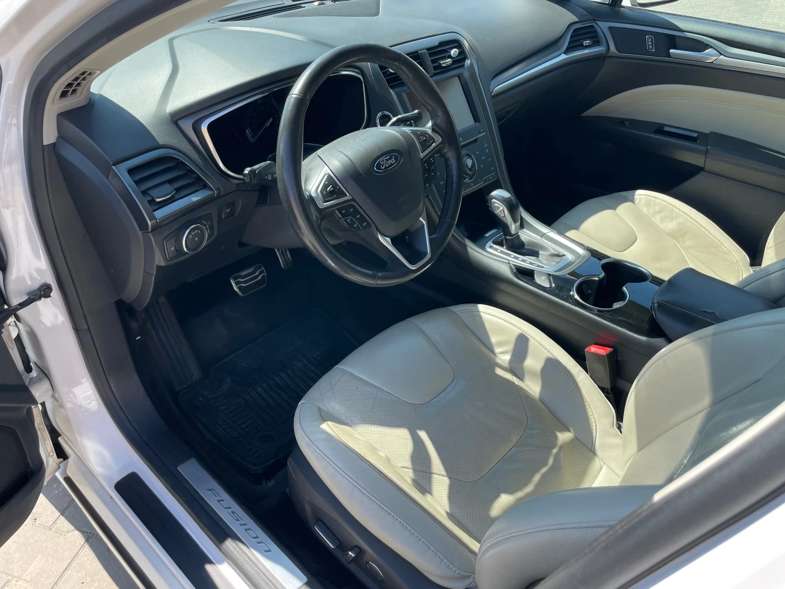 Ford Fusion  ENERGI TITANIUM - изображение 8