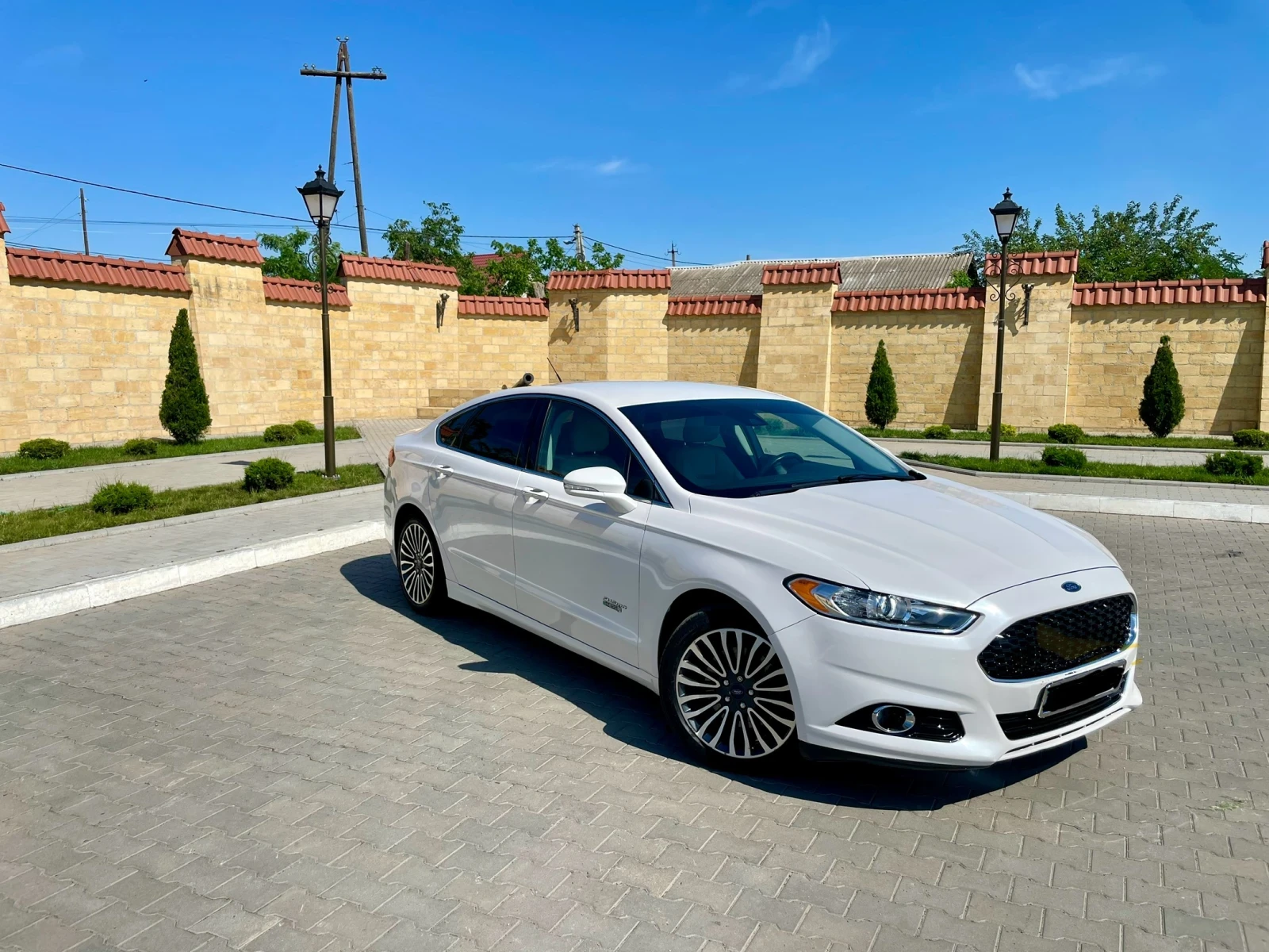Ford Fusion  ENERGI TITANIUM - изображение 4