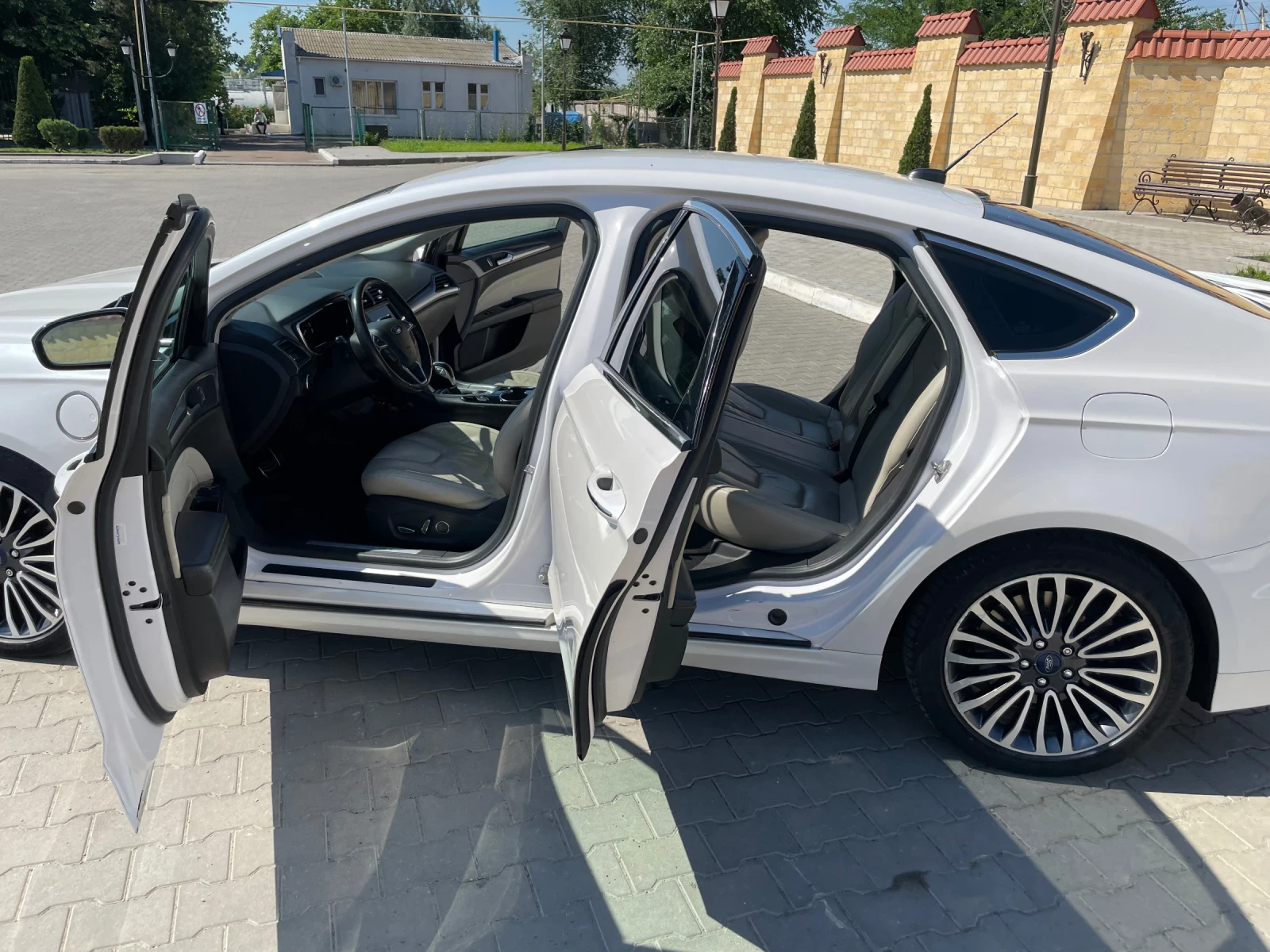 Ford Fusion  ENERGI TITANIUM - изображение 6
