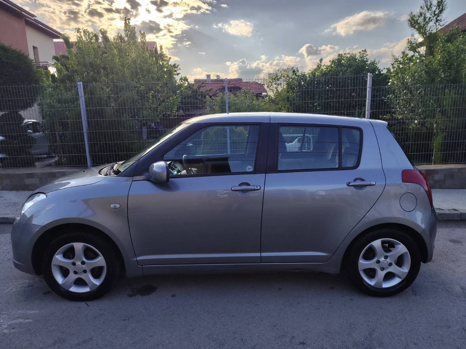 Suzuki Swift 1.3 АГУ - изображение 5