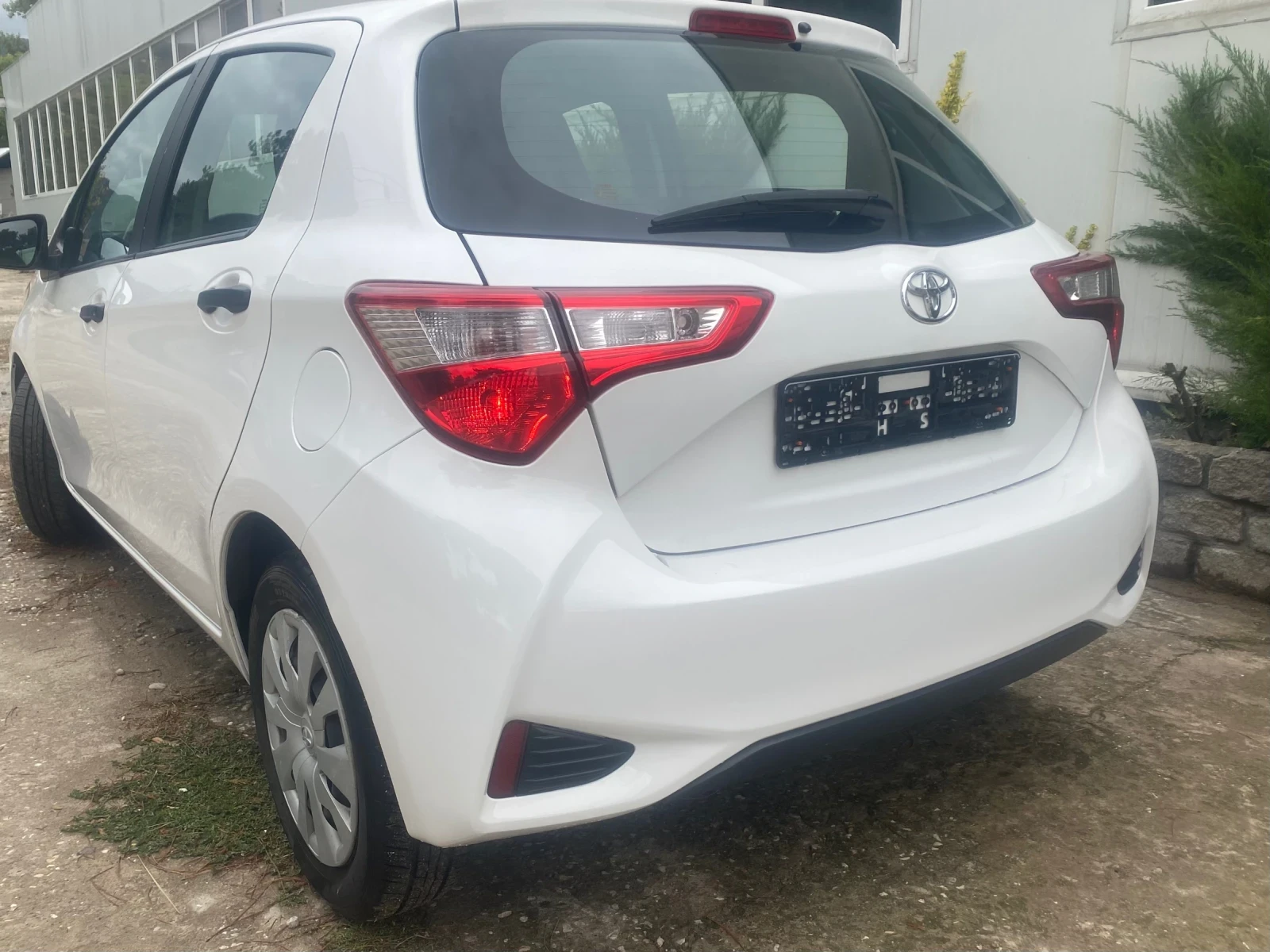 Toyota Yaris 1000 vvt-I  - изображение 4