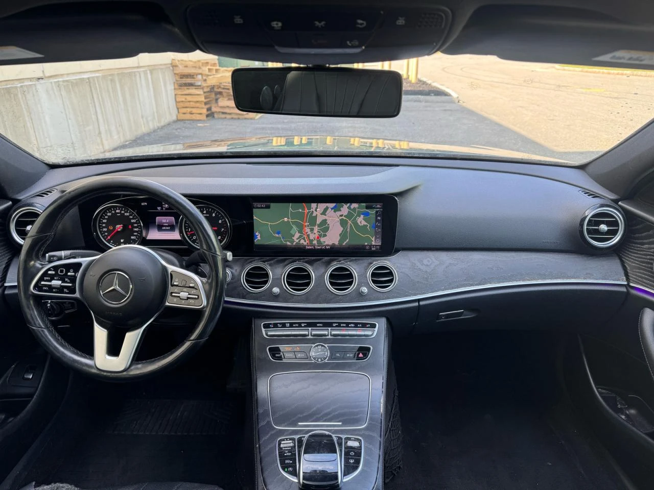 Mercedes-Benz E 300 4MATIC * * CARFAX * * АВТОКРЕДИТ * *  - изображение 8