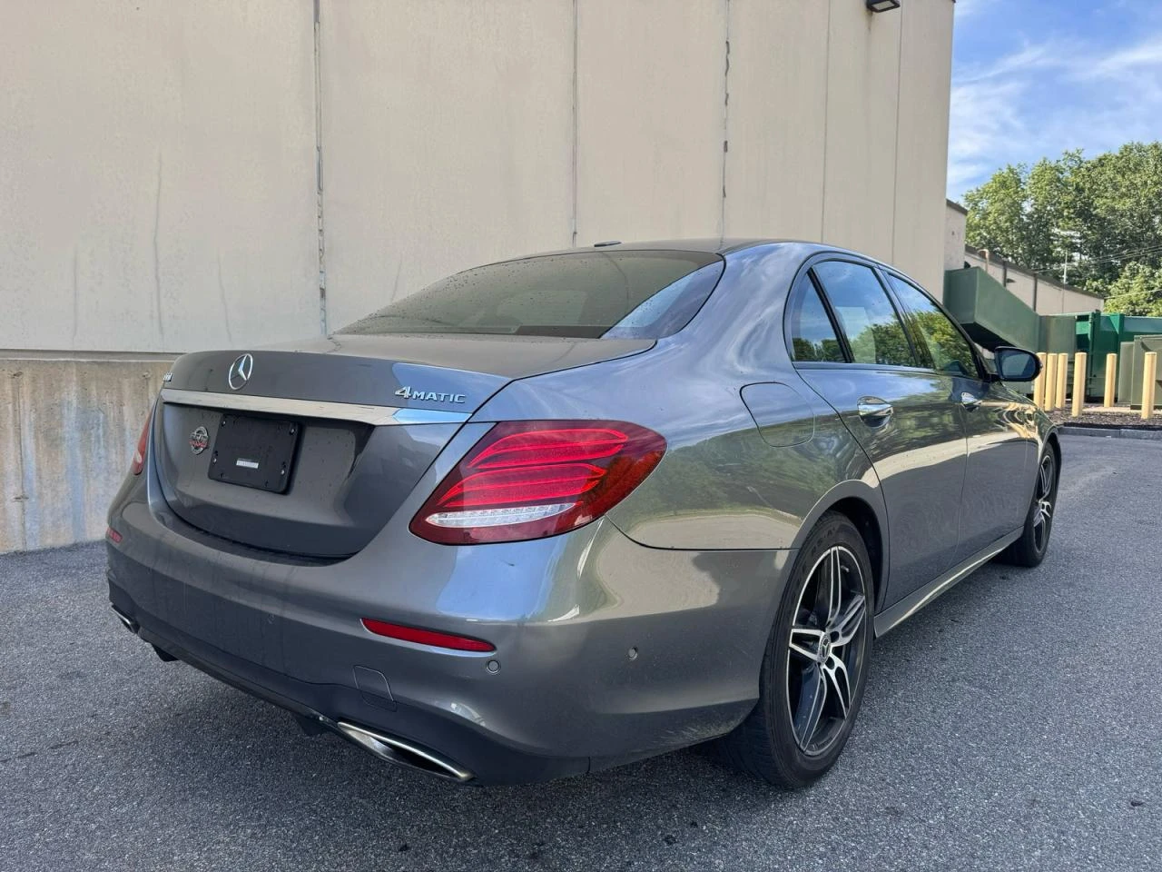 Mercedes-Benz E 300 4MATIC * * CARFAX * * АВТОКРЕДИТ * *  - изображение 5