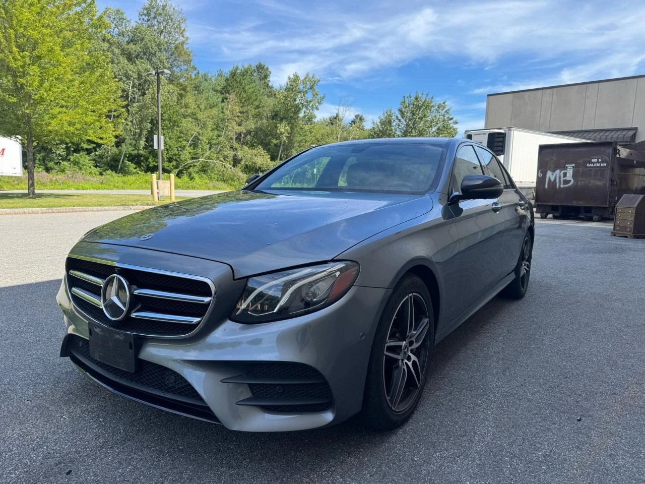 Mercedes-Benz E 300 4MATIC * * CARFAX * * АВТОКРЕДИТ * *  - изображение 2