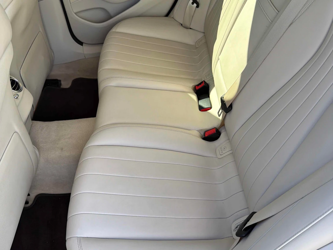 Mercedes-Benz E 400 * АВТО КРЕДИТ* ЦЕНА ДО БГ * СЕРВИЗНА ИСТОРИЯ *  | Mobile.bg — изображение 11