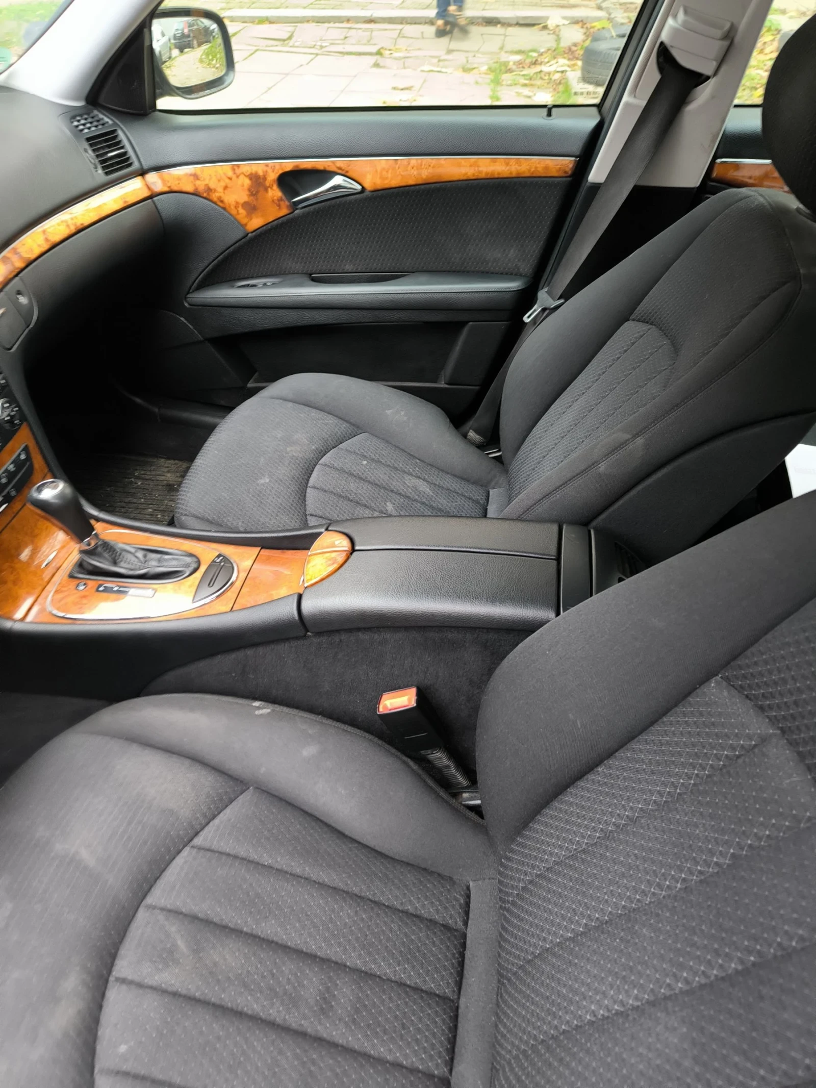 Mercedes-Benz E 220  - изображение 8