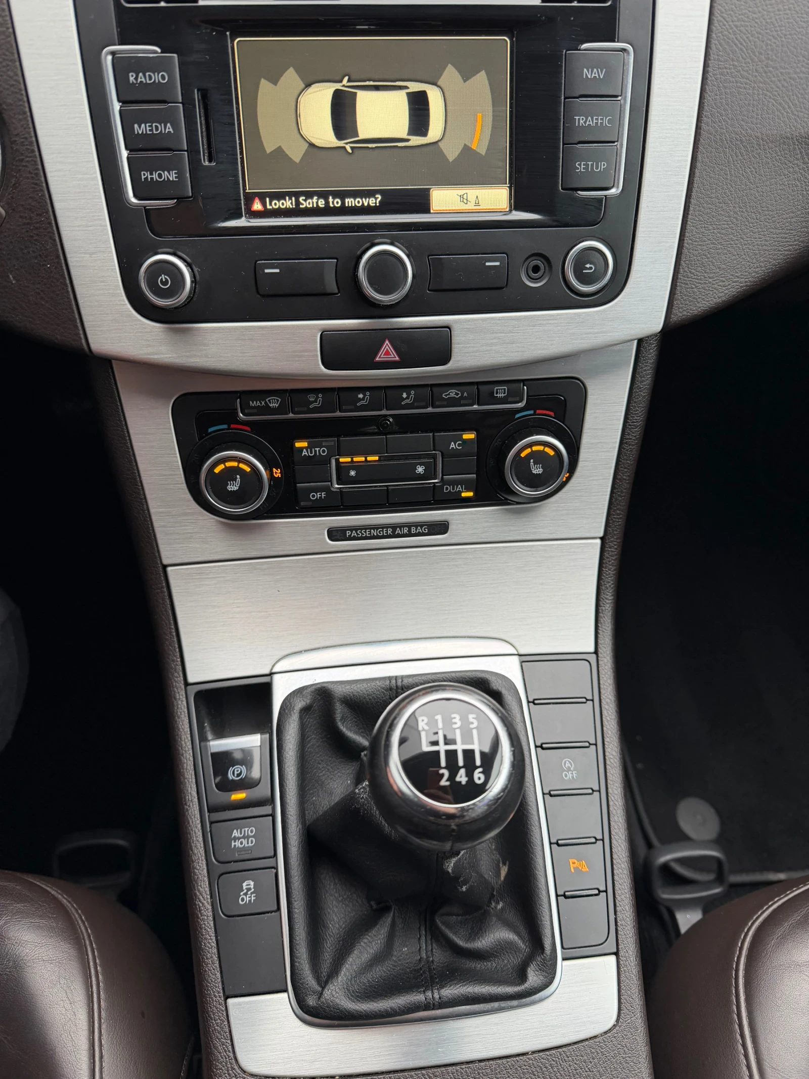 VW Passat 1.6 TDI  - изображение 10