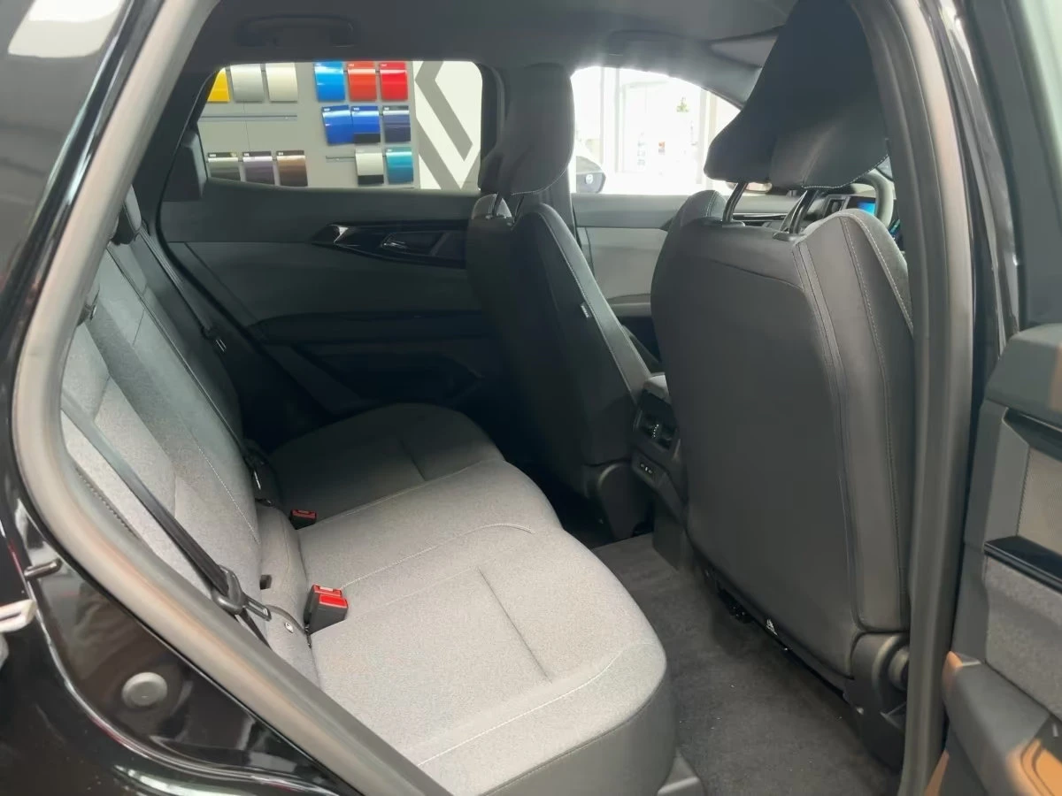 Renault Austral НОВ!/MHEV/158HP/EVOLUTION/DIGI/CPLAY/KLESS/897g, снимка 13 - Автомобили и джипове - 53784133