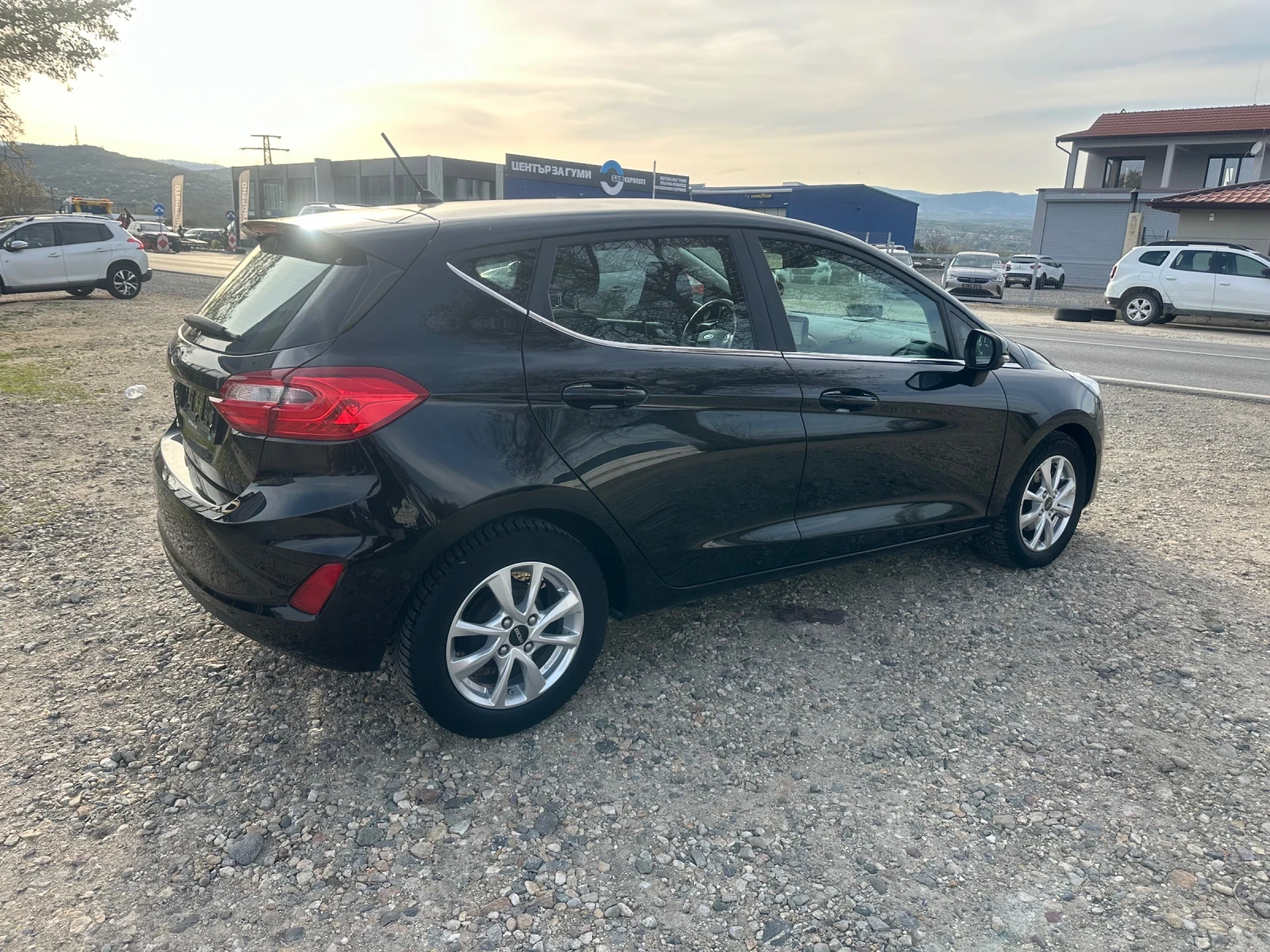 Ford Fiesta, снимка 4 - Автомобили и джипове - 54237322