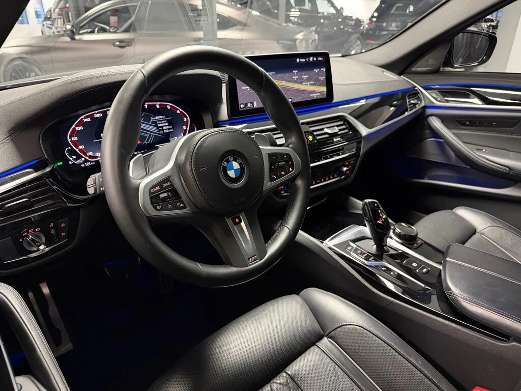 BMW 550 * М-Package* * HeadUp* AвтоКредит* (ЦЕНА ДО БГ), снимка 12 - Автомобили и джипове - 54434073