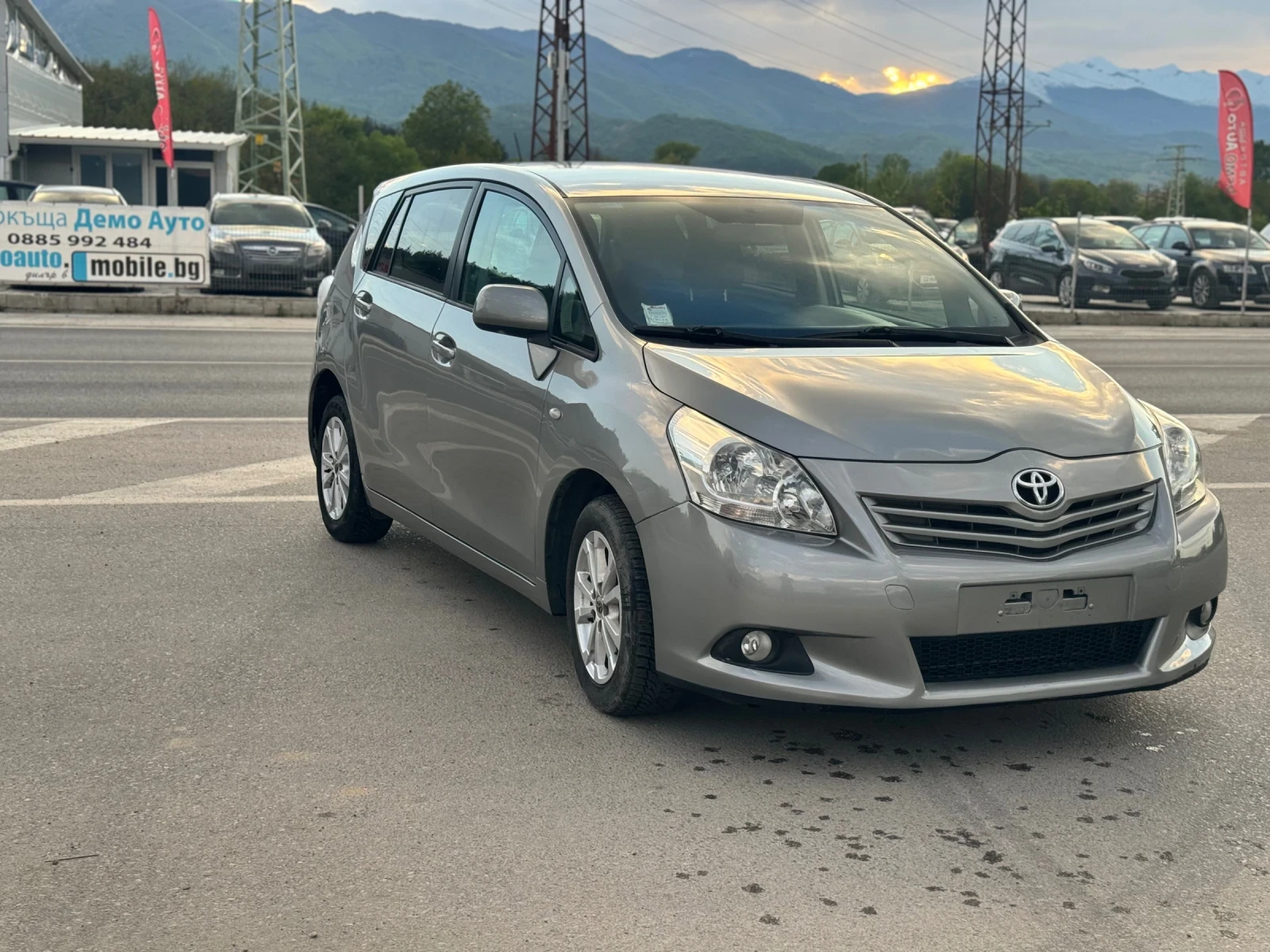 Toyota Verso d4d 7 местна, снимка 8 - Автомобили и джипове - 54445204