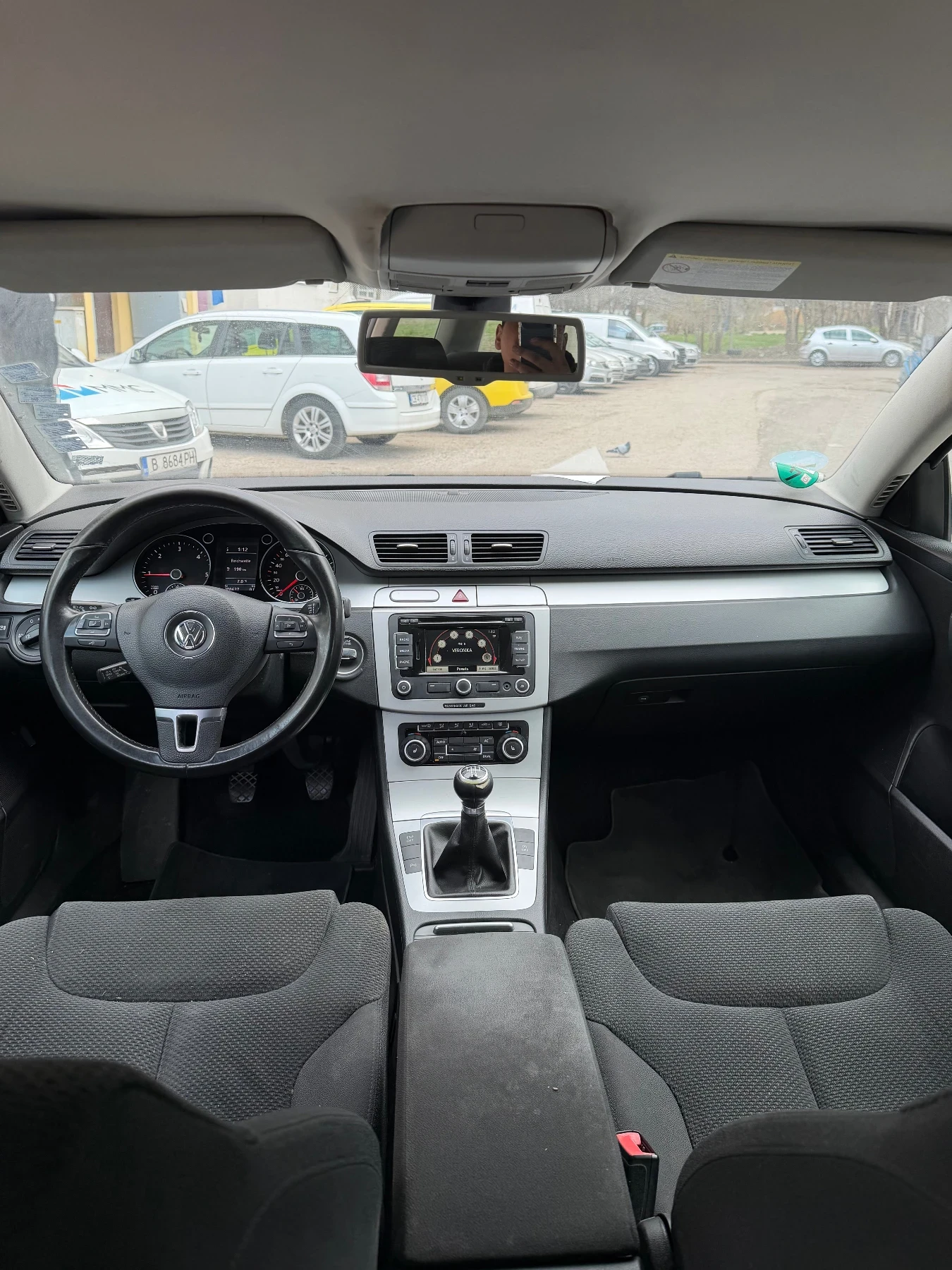 VW Passat 1.6TDI, снимка 6 - Автомобили и джипове - 54496494