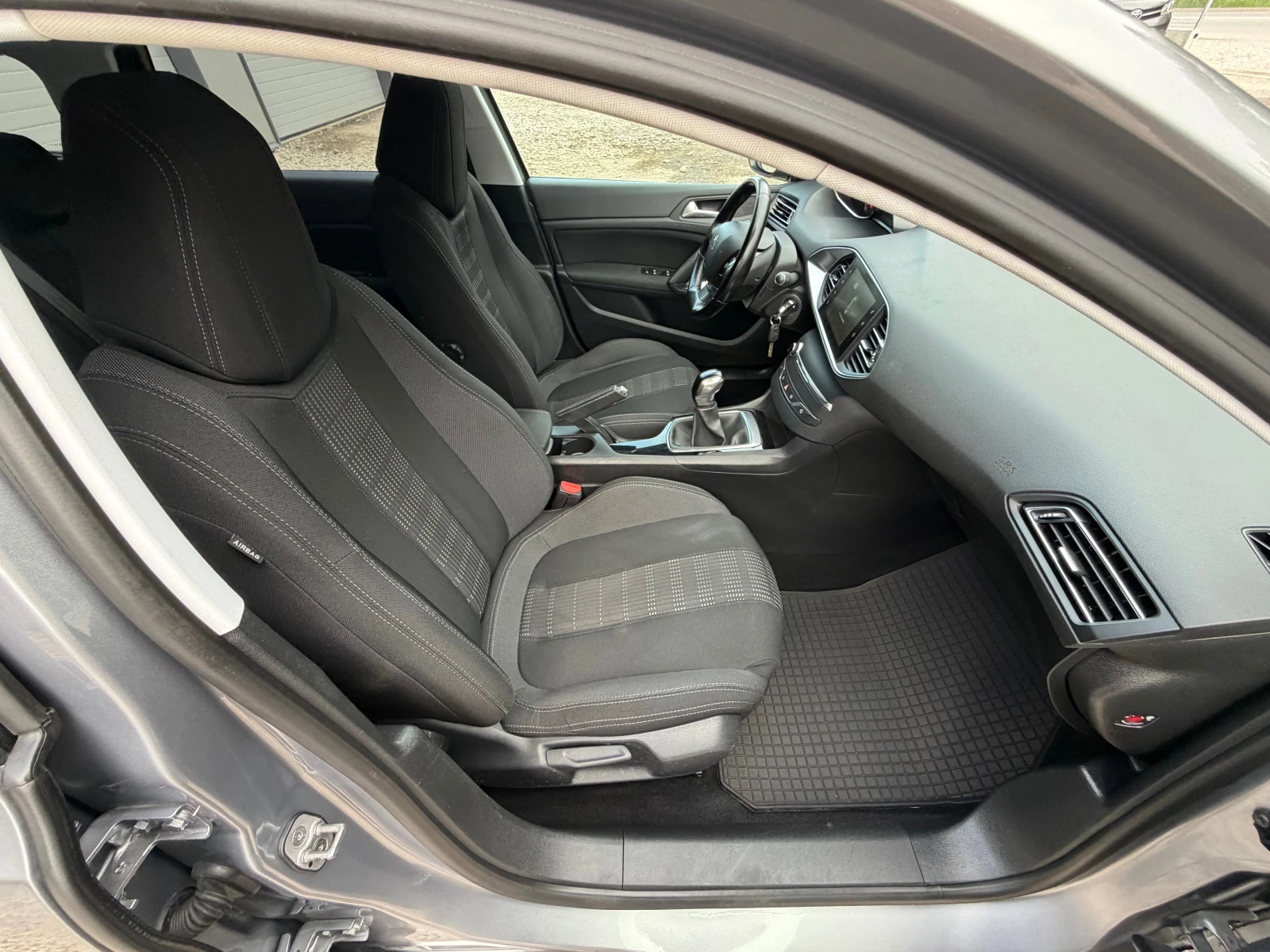 Peugeot 308 1.6HDI* EVRO6* TOP* , снимка 8 - Автомобили и джипове - 54514254