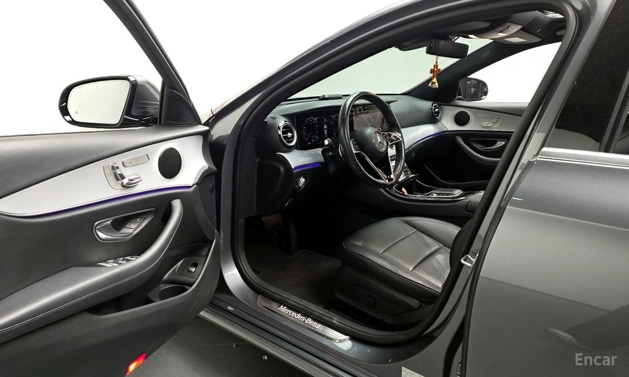 Mercedes-Benz E 250 Avantgarde* DISTRONIC* DIGITAL* AMBIENT* ПОДГРЕВ* , снимка 6 - Автомобили и джипове - 54713083