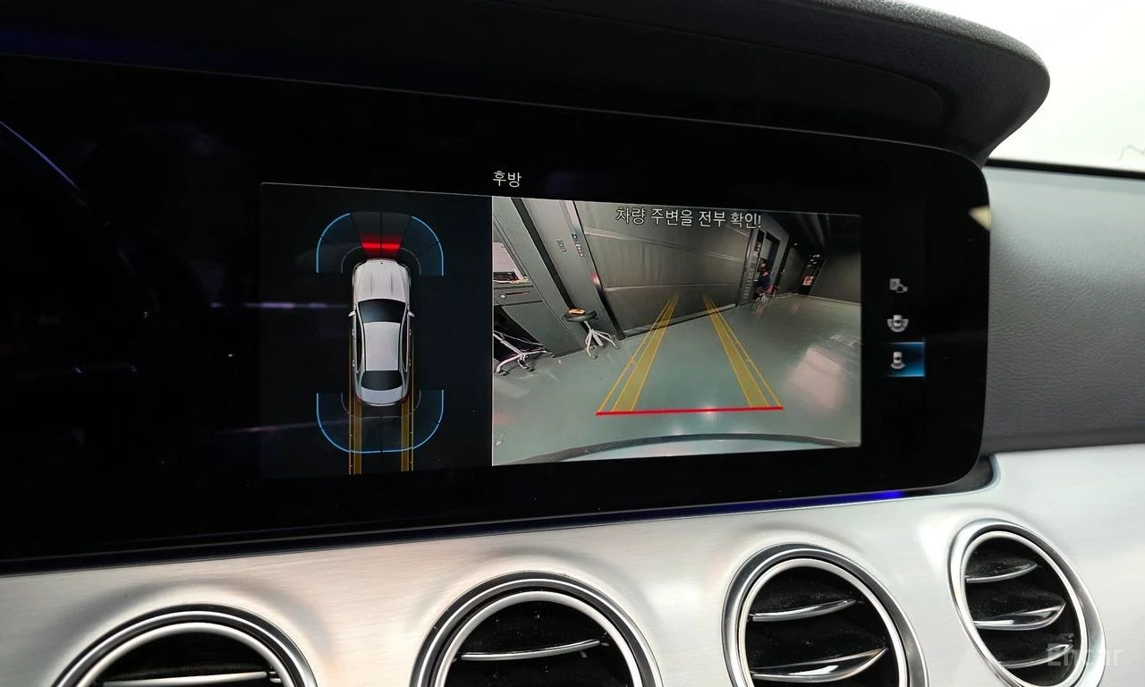 Mercedes-Benz E 250 Avantgarde* DISTRONIC* DIGITAL* AMBIENT* ПОДГРЕВ* , снимка 12 - Автомобили и джипове - 54713083