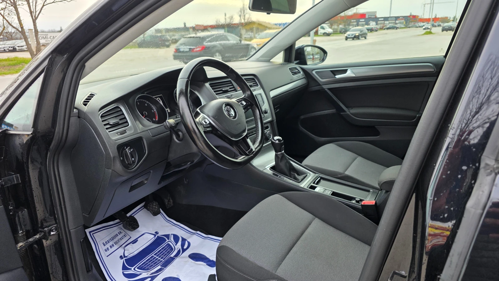 VW Golf КАТО ЧИСТО НОВА, снимка 8 - Автомобили и джипове - 56300809