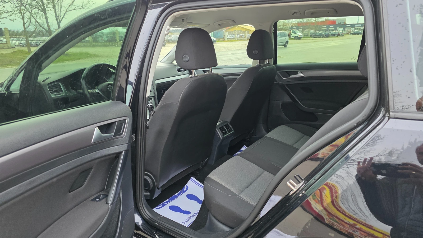 VW Golf КАТО ЧИСТО НОВА, снимка 9 - Автомобили и джипове - 56300809