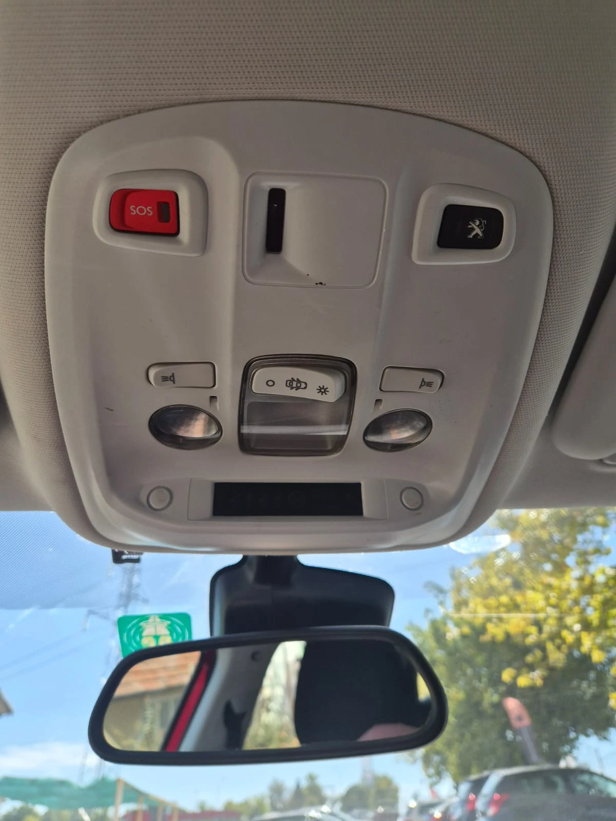 Peugeot 308 1.6  e-HDI, снимка 11 - Автомобили и джипове - 56372986