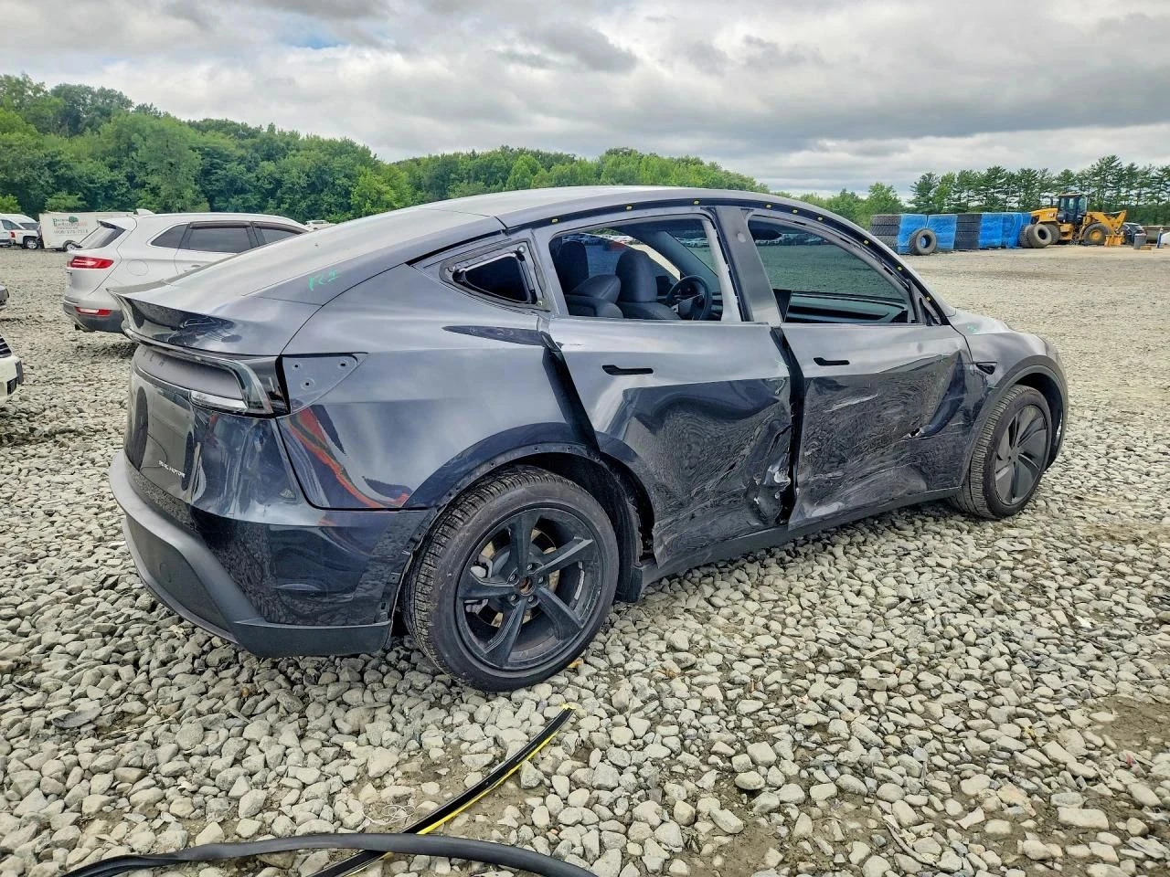 Tesla Model Y, снимка 3 - Автомобили и джипове - 56689547