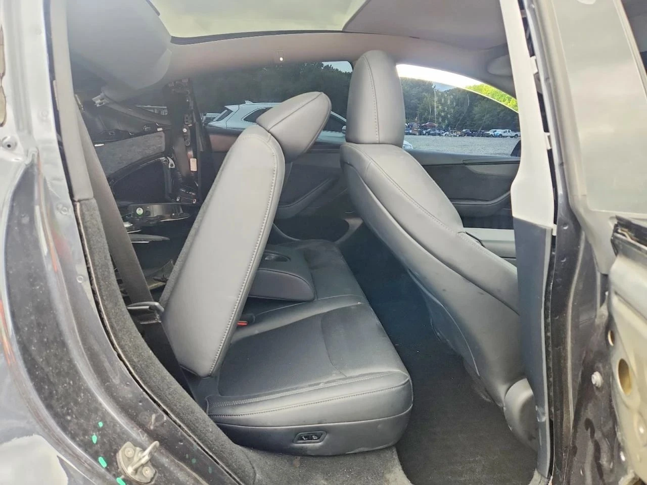 Tesla Model Y, снимка 10 - Автомобили и джипове - 56689547