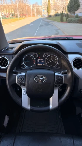 Toyota Tundra 5.7 V8 LIMITED/4Х4/ПАНО/КОЖА/ПОДГРЕВ/БАРТЕР* * * , снимка 14