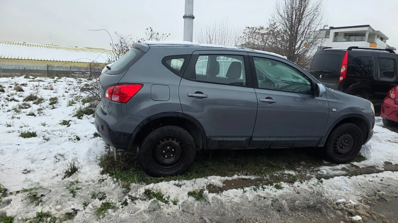 Nissan Qashqai 2.0d, снимка 13 - Автомобили и джипове - 53090419