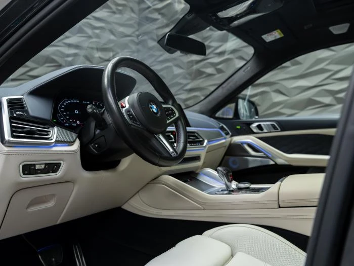 BMW X6 M COMPETITION* XDRIVE* B&W* 360* CARBON* ОБДУХВ* M, снимка 8 - Автомобили и джипове - 54551516