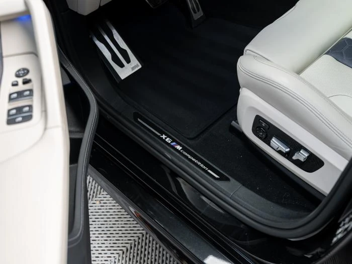 BMW X6 M COMPETITION* XDRIVE* B&W* 360* CARBON* ОБДУХВ* M, снимка 6 - Автомобили и джипове - 54551516