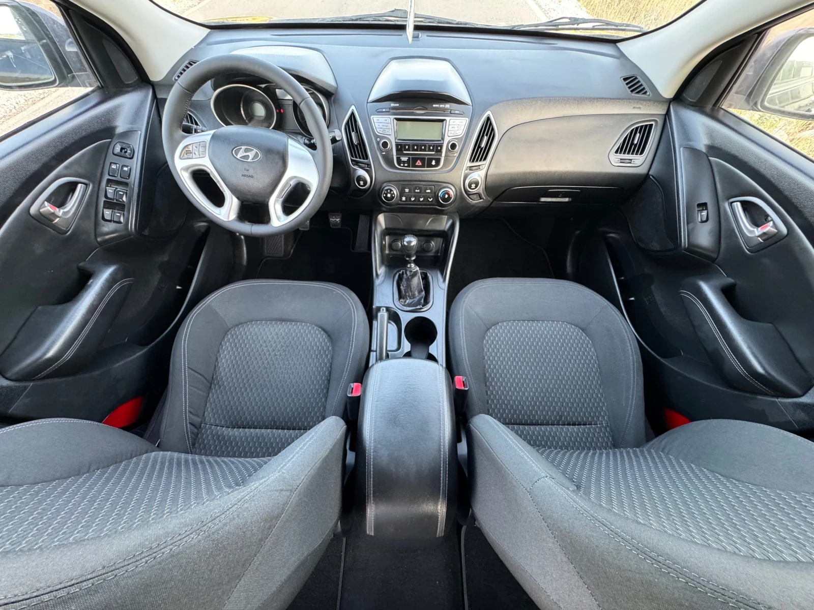 Hyundai IX35 2.0 CRDI / 4WD / PARKTRONIC / BLUETOOTH  - изображение 9