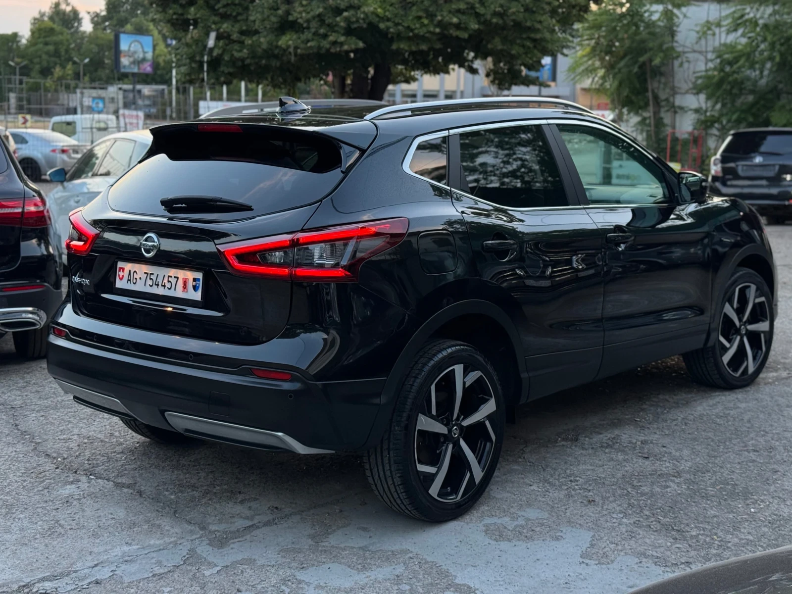 Nissan Qashqai TEKNA!FULL!!4X4!РЪЧКА!КАТО НОВ!CH! - изображение 2