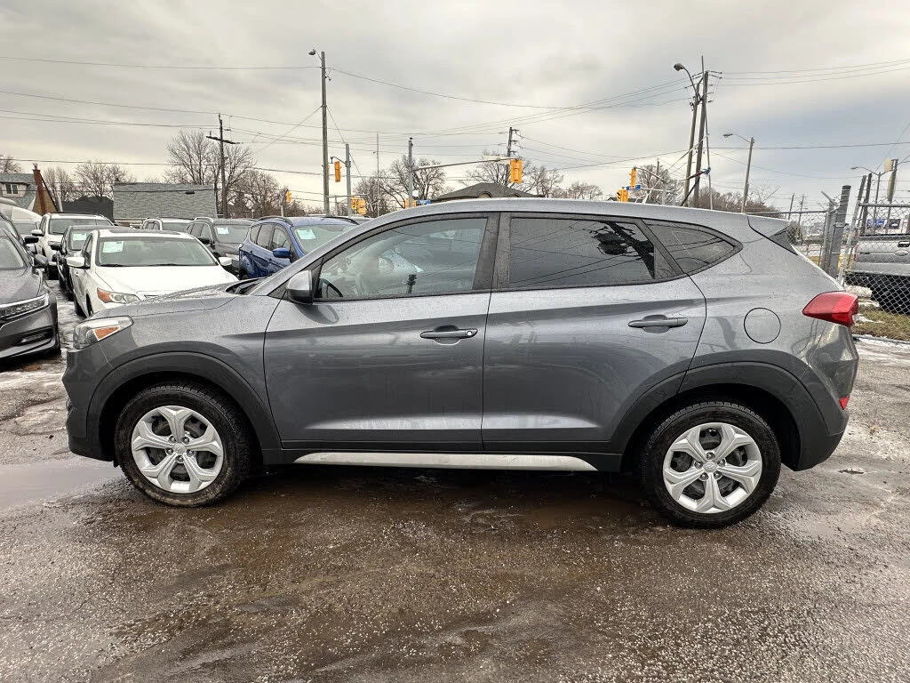 Hyundai Tucson SE FWD* АвтоКредит* (ЦЕНА ДО БГ)*  - изображение 2