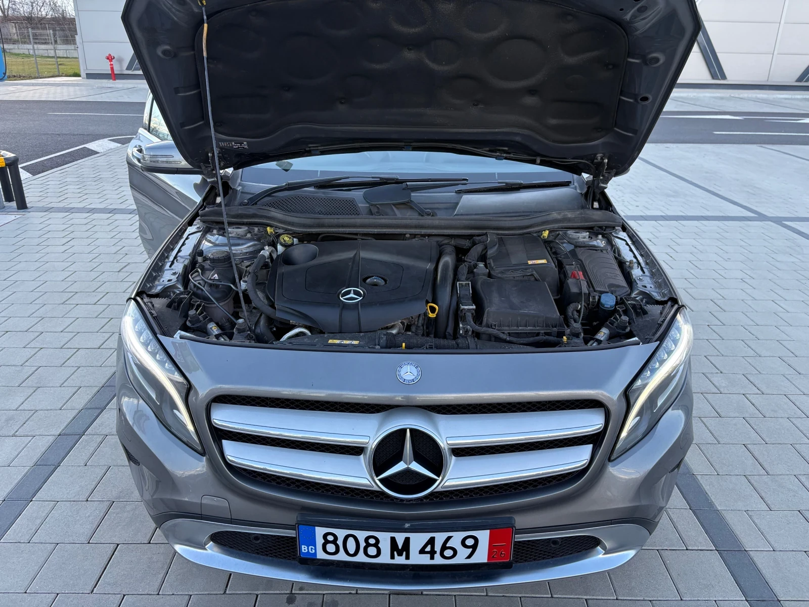 Mercedes-Benz GLA 200, снимка 9 - Автомобили и джипове - 53854154