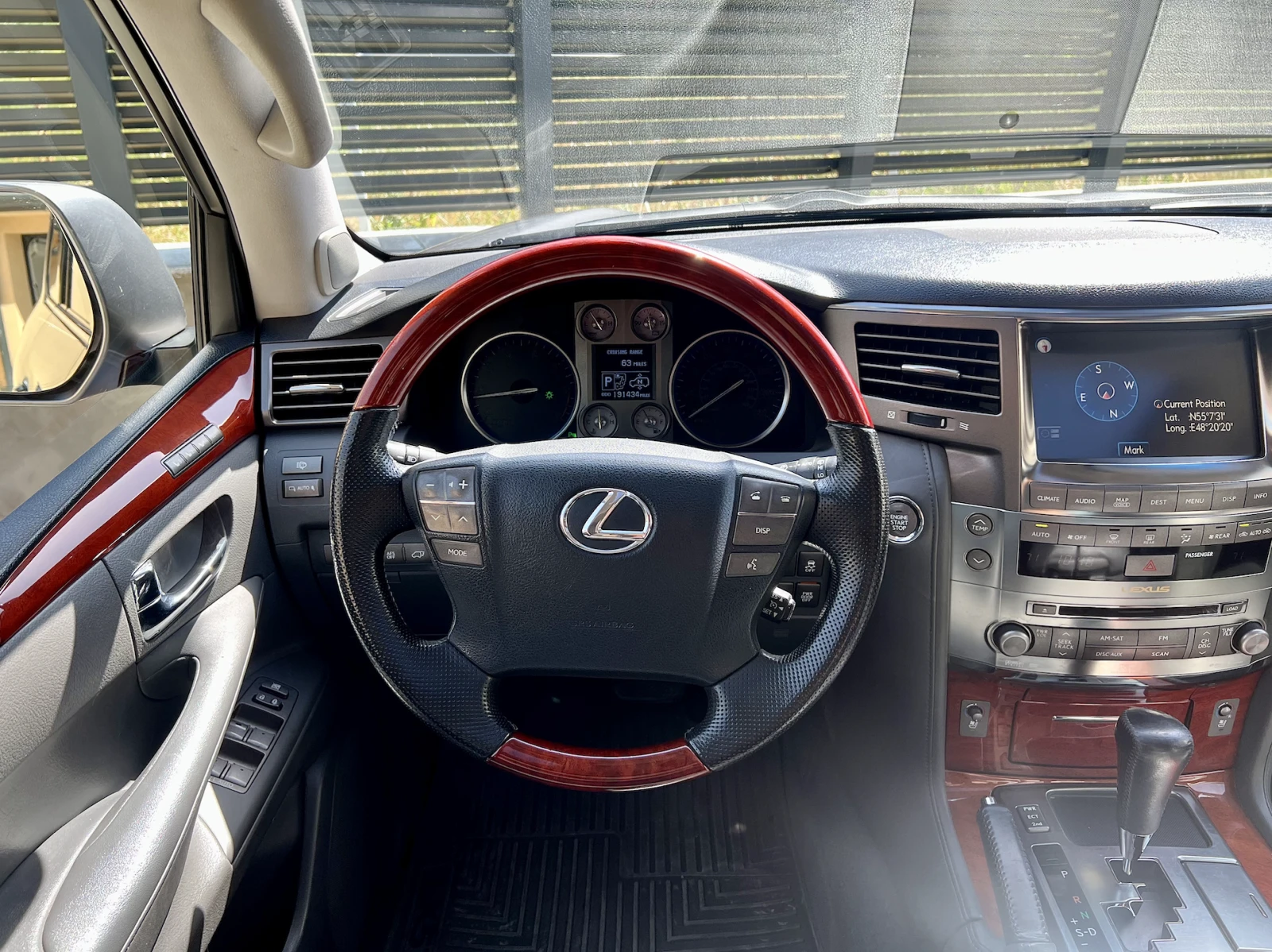 Lexus LX 570 V8 AWD Mark Levinson, снимка 4 - Автомобили и джипове - 54208004