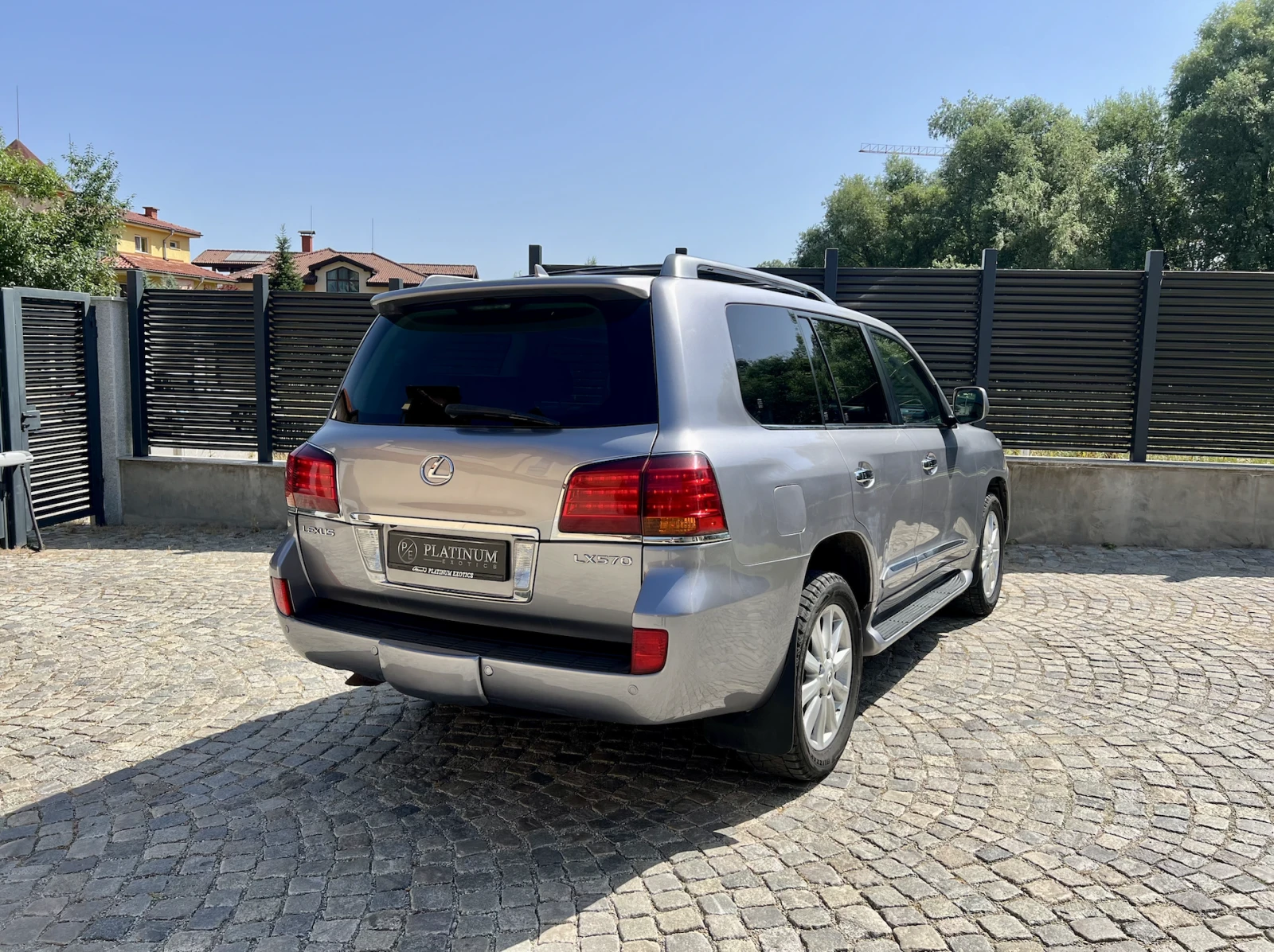 Lexus LX 570 V8 AWD Mark Levinson, снимка 2 - Автомобили и джипове - 54208004