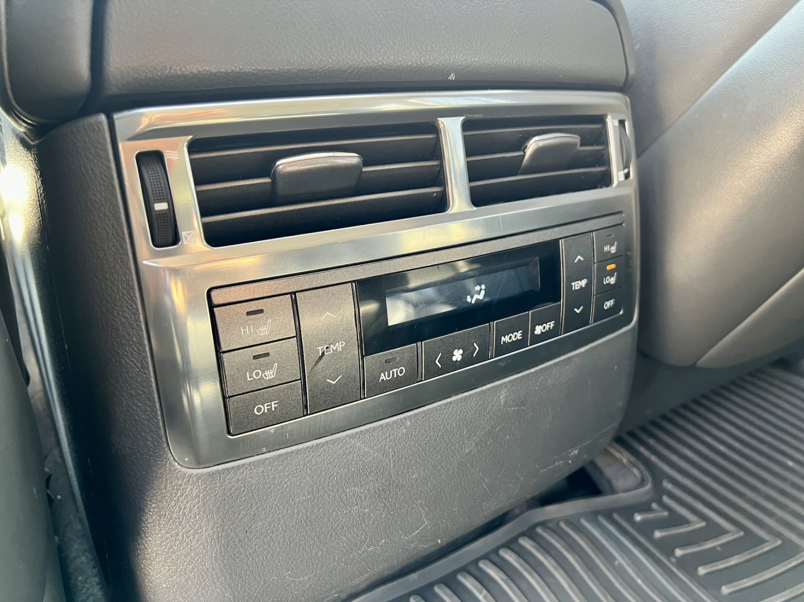 Lexus LX 570 V8 AWD Mark Levinson, снимка 10 - Автомобили и джипове - 54208004